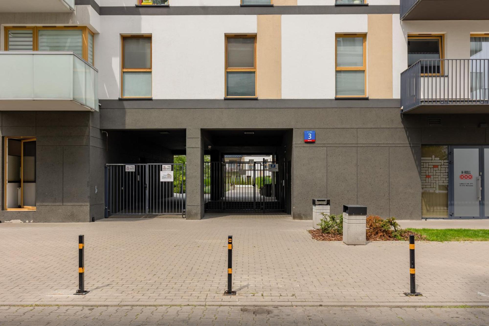 Metro Bielany Apartments By Noclegi Renters Варшава Экстерьер фото