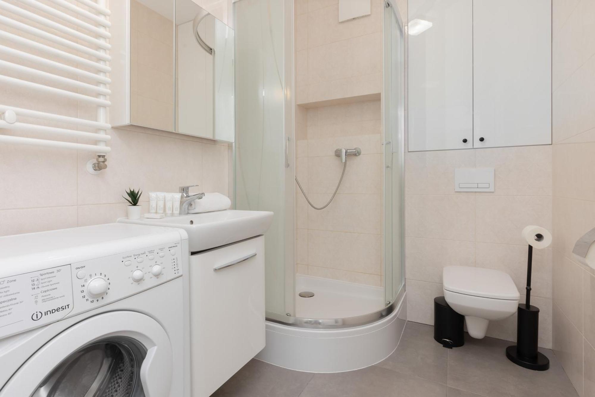 Metro Bielany Apartments By Noclegi Renters Варшава Экстерьер фото